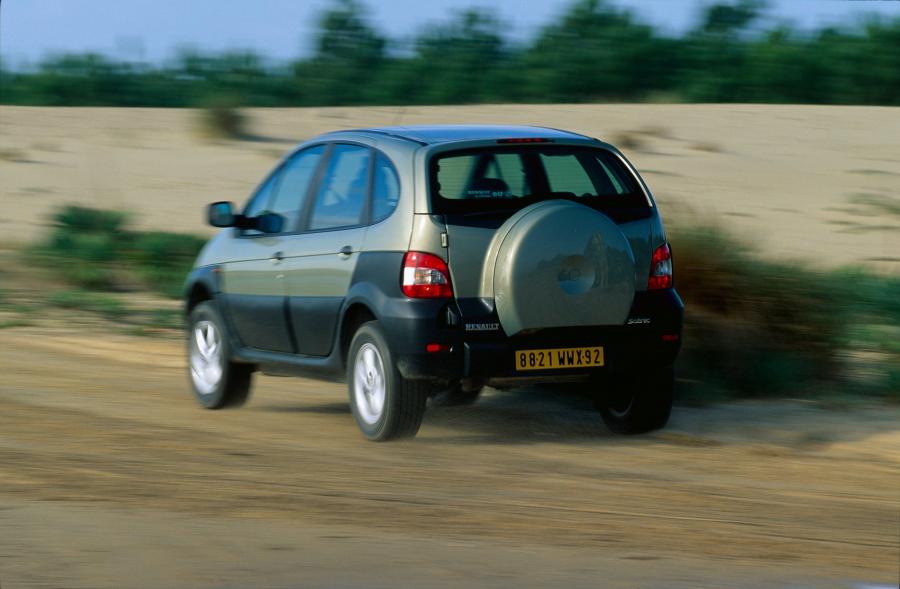 Renault Scenic RX4 2000 года  (фото 12 из 66)